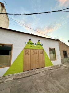 Fachada El Secadero de Reviverdes