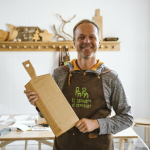 Taller  "Crea tu tabla de cocina de madera noble"