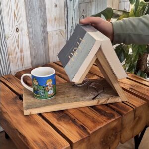 Apoya libros de madera