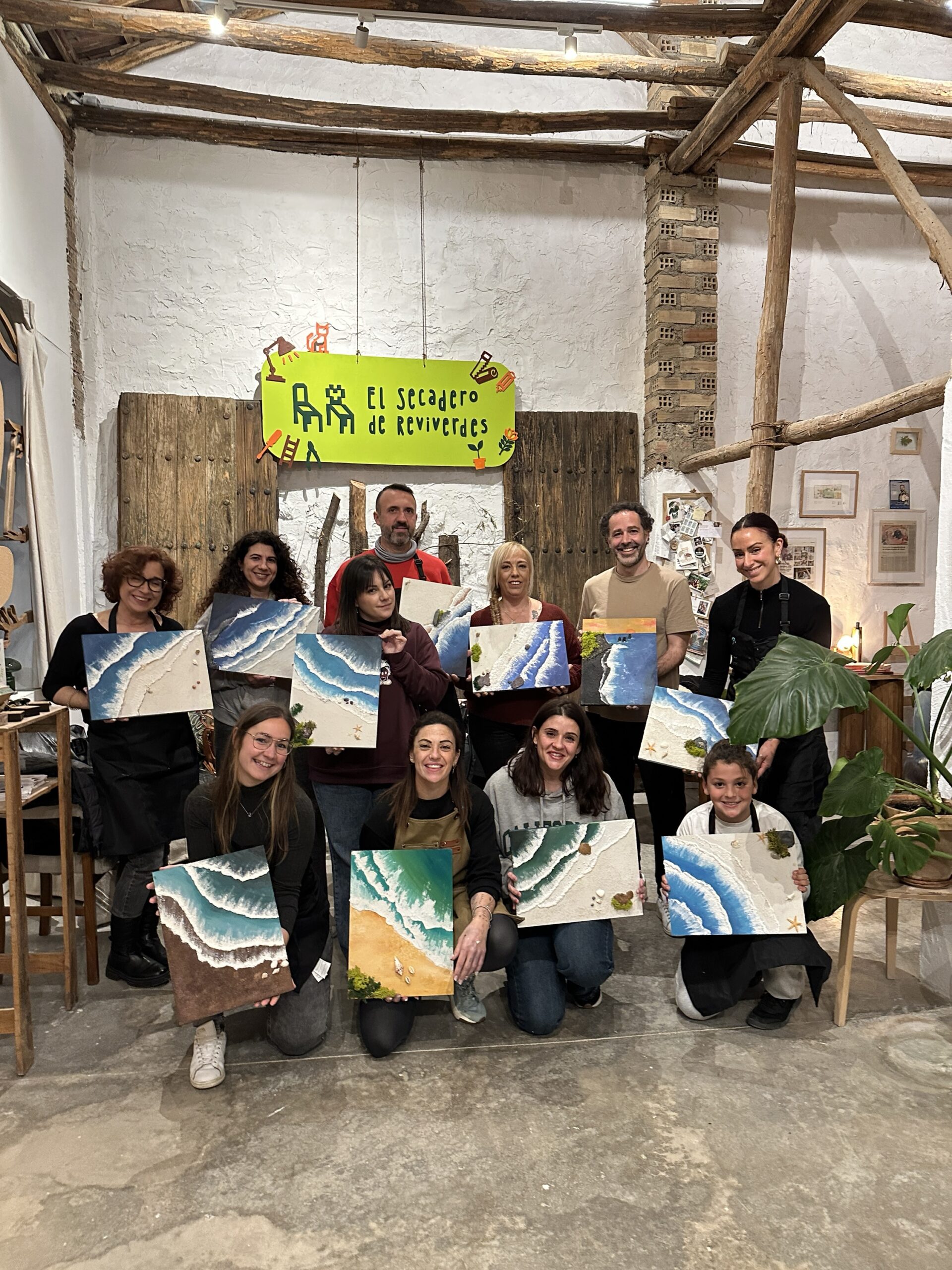 Taller del mes: Crear una playa con relieve, color y textura - Imagen 9